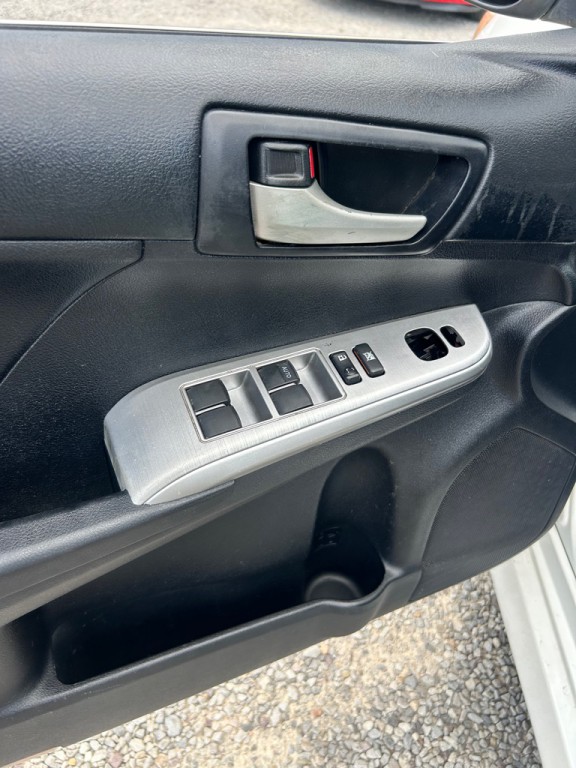 2012 Toyota Camry Image 5