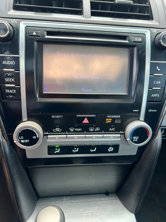 2012 Toyota Camry Image 12