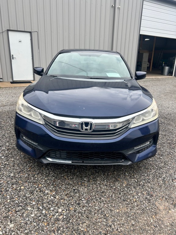 2017 Honda Accord Image 2