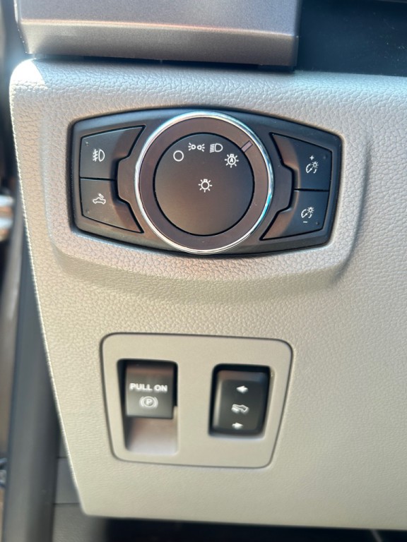 2017 Ford F-150 Image 12