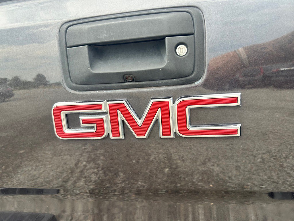 2015 GMC Sierra Image 20