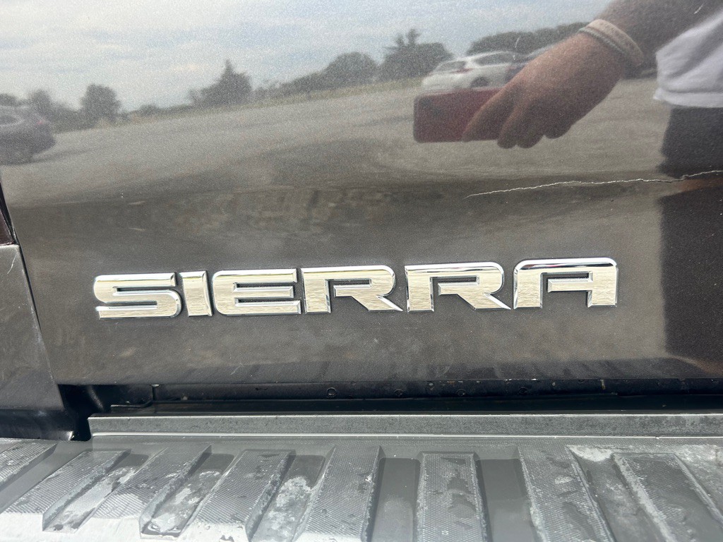 2015 GMC Sierra Image 23