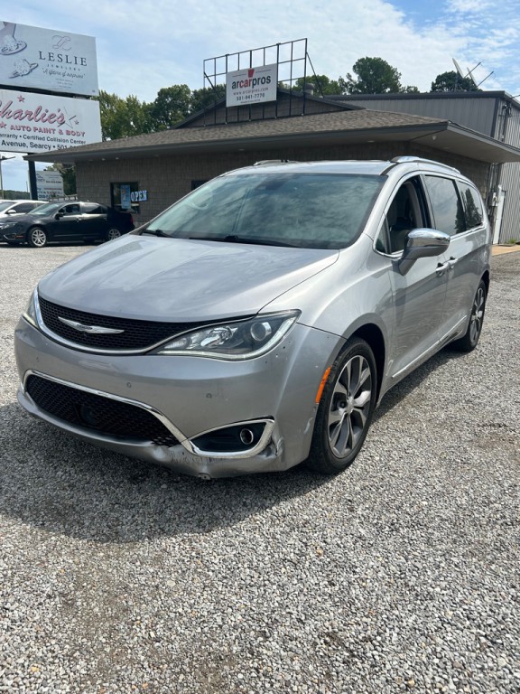 2017 Chrysler Pacifica Image 1
