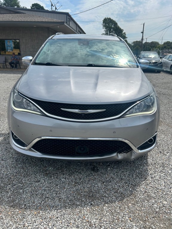 2017 Chrysler Pacifica Image 2