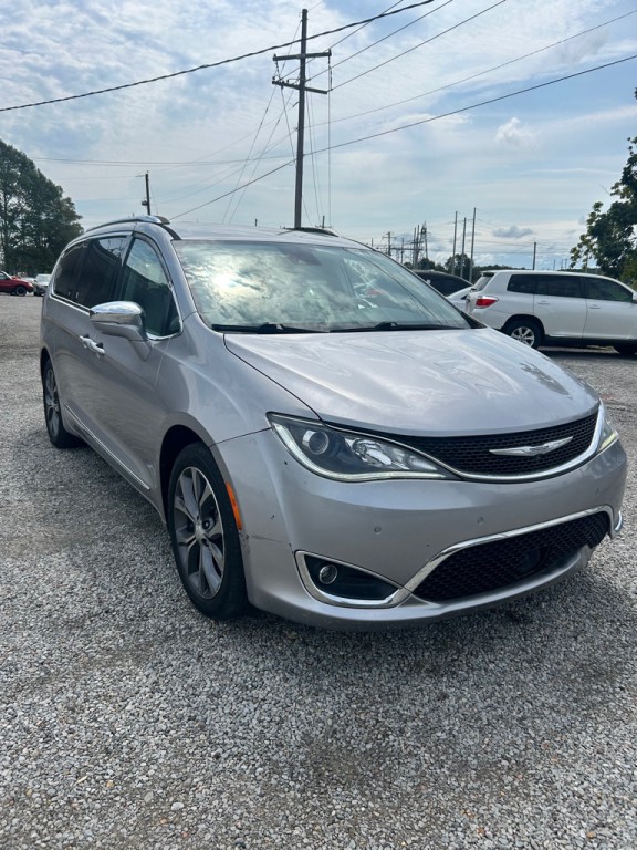 2017 Chrysler Pacifica Image 3
