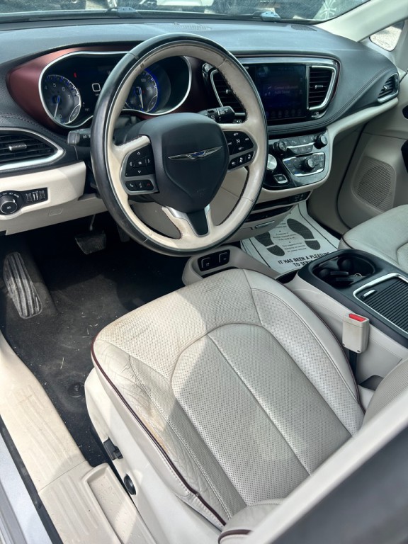 2017 Chrysler Pacifica Image 7