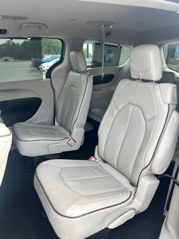 2017 Chrysler Pacifica Image 9