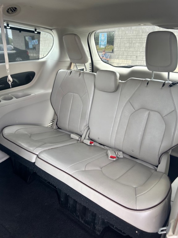 2017 Chrysler Pacifica Image 10