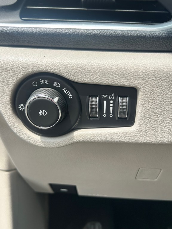 2017 Chrysler Pacifica Image 15
