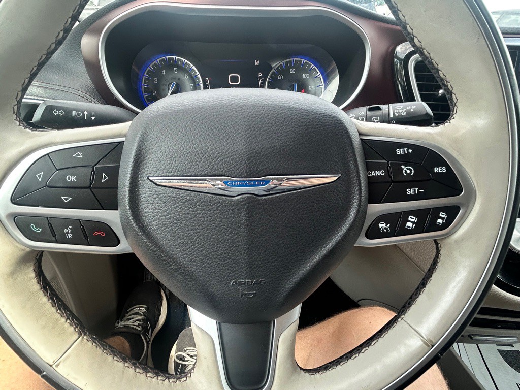 2017 Chrysler Pacifica Image 16