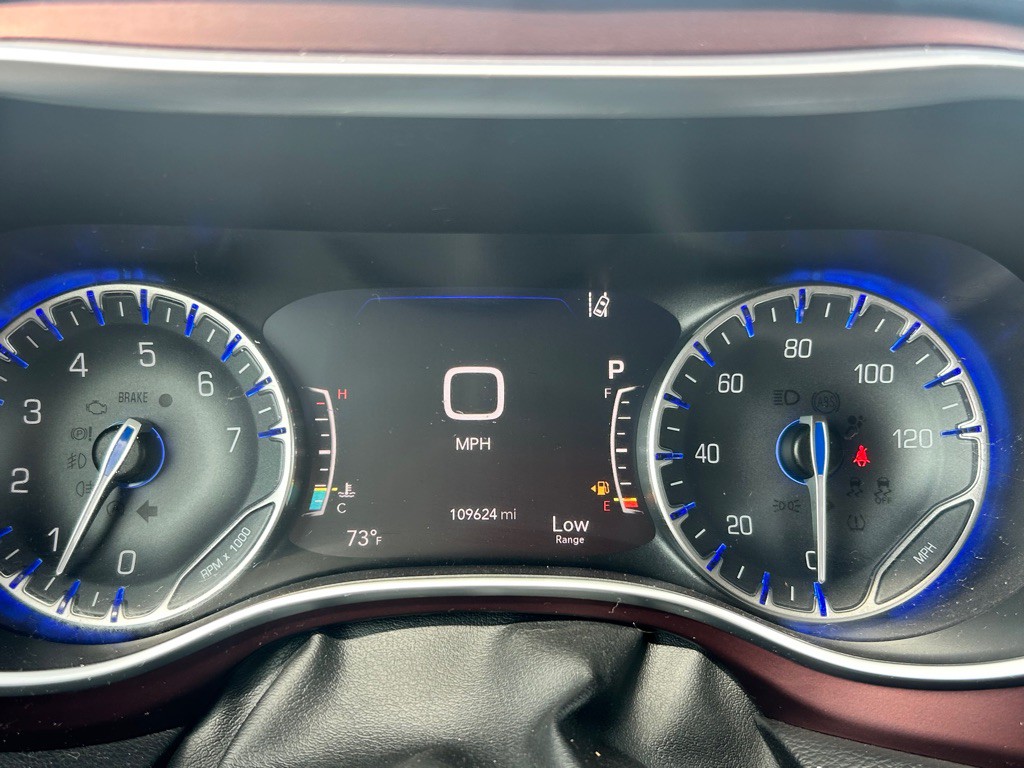 2017 Chrysler Pacifica Image 17