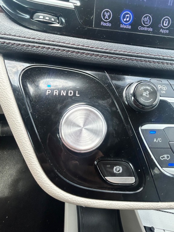 2017 Chrysler Pacifica Image 18