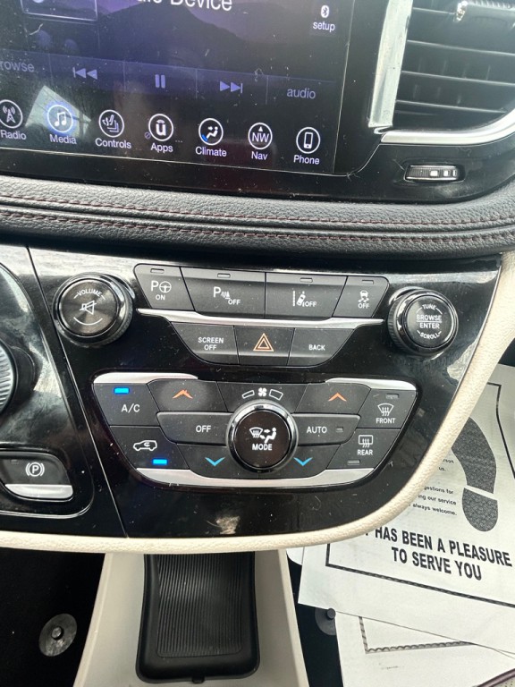 2017 Chrysler Pacifica Image 20