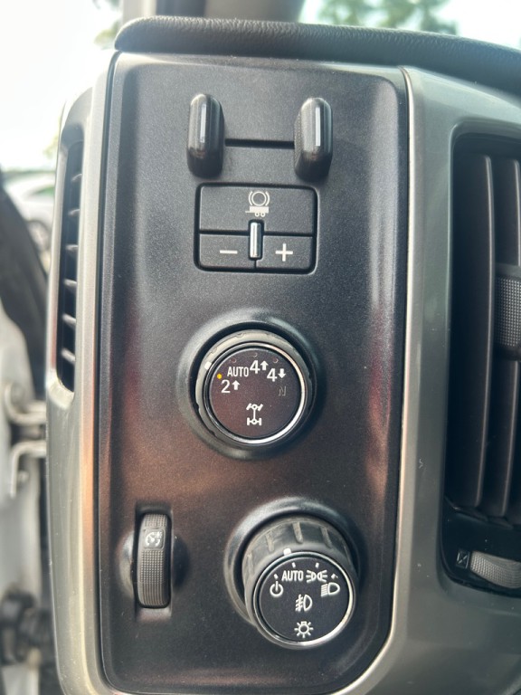 2018 Chevrolet Silverado 1500 Image 11