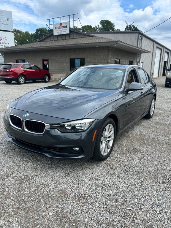 2017 BMW 3 Series Image 1