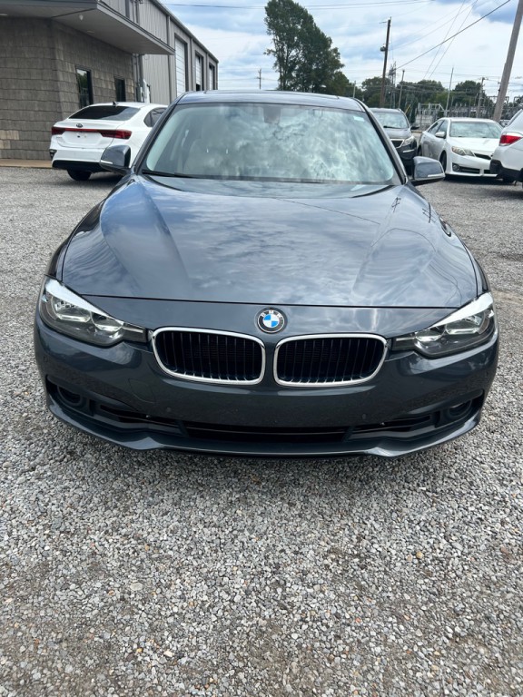 2017 BMW 3 Series Image 2