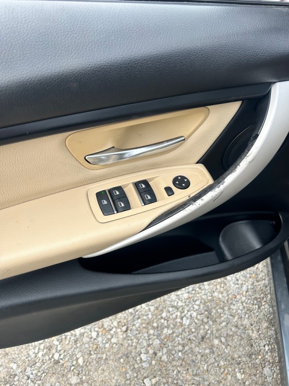 2017 BMW 3 Series Image 5