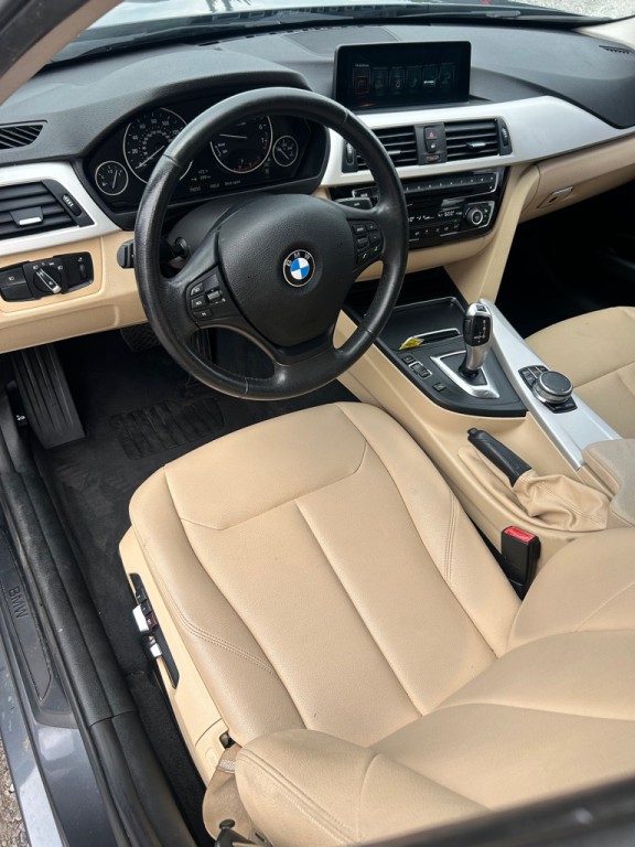2017 BMW 3 Series Image 7