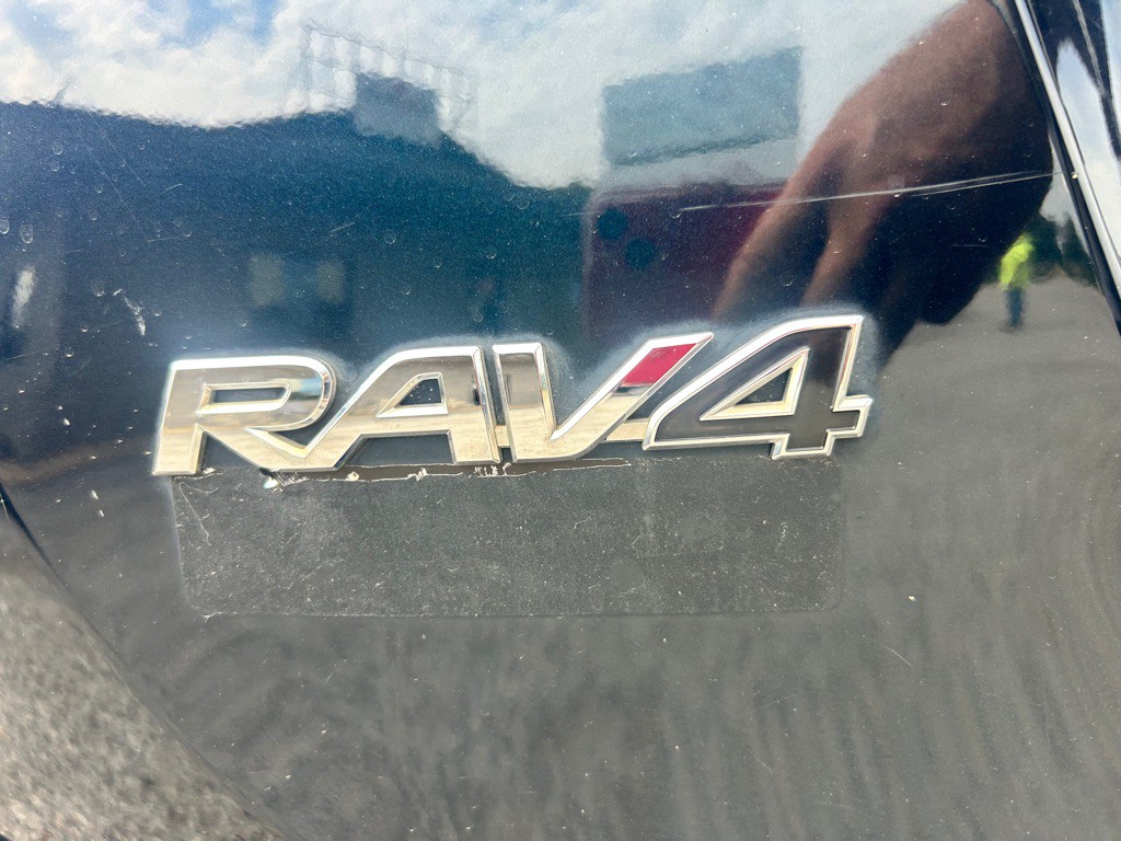 2018 Toyota Rav4 Image 20