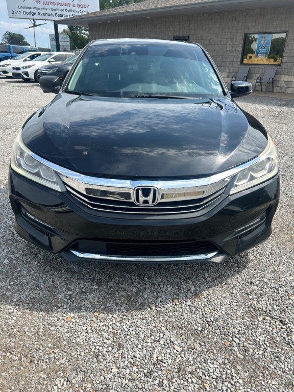 2017 Honda Accord Image 2