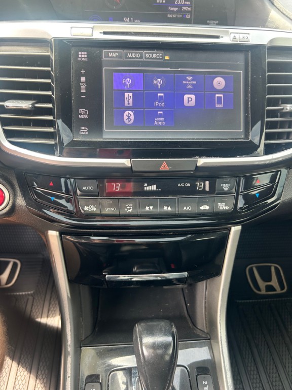 2017 Honda Accord Image 16