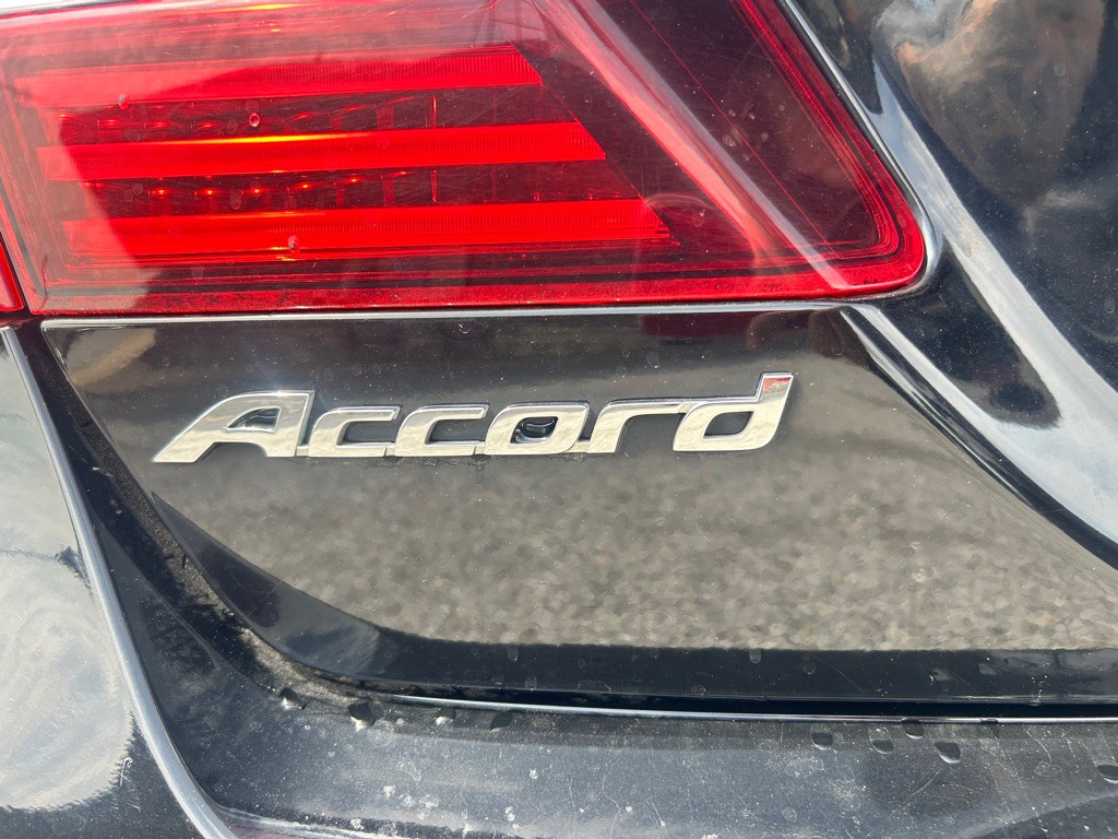 2017 Honda Accord Image 22