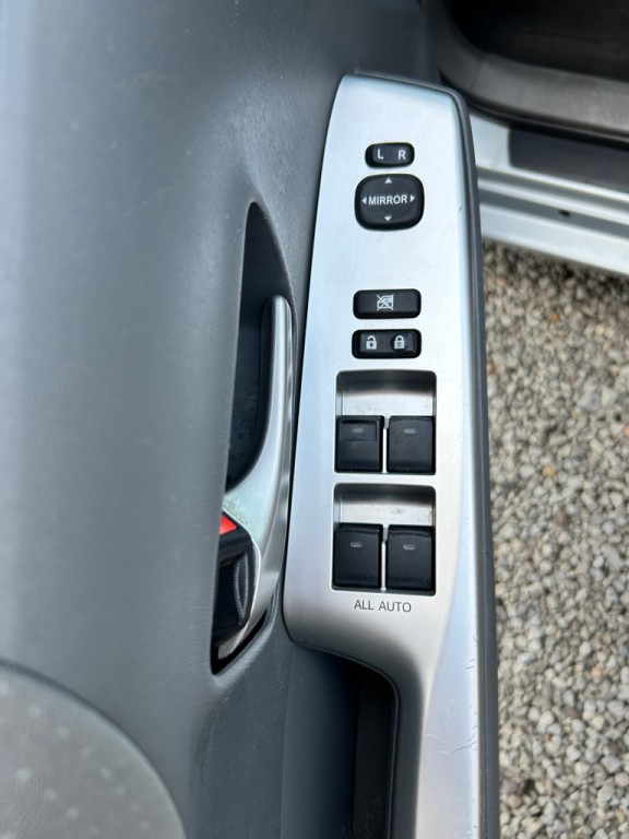 2014 Toyota Prius Image 6