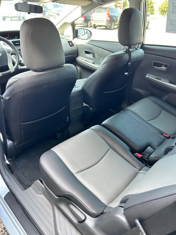 2014 Toyota Prius Image 10