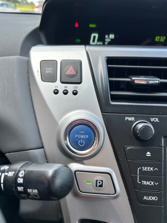 2014 Toyota Prius Image 15