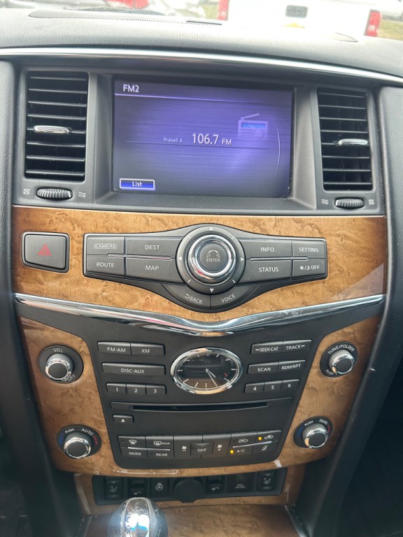 2013 INFINITI QX56 Image 17