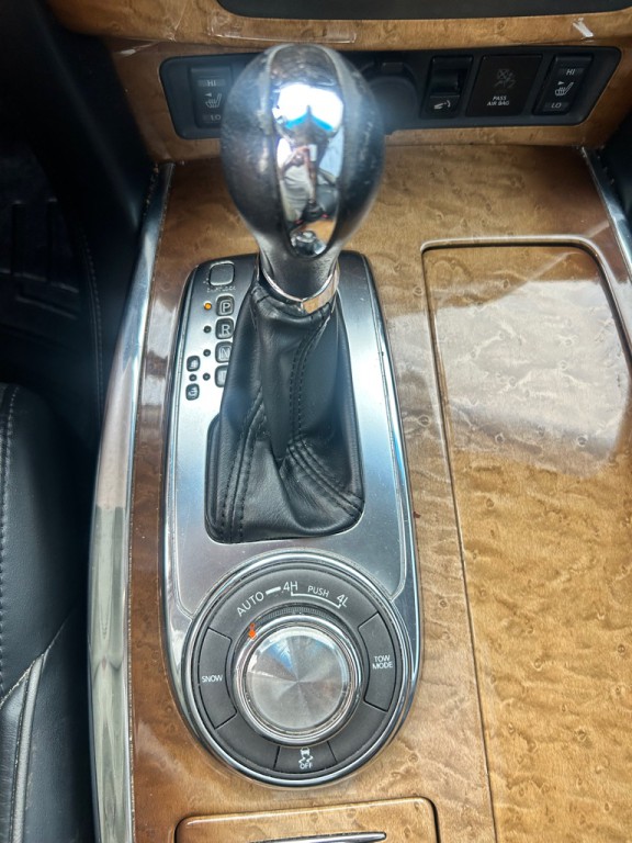 2013 INFINITI QX56 Image 19