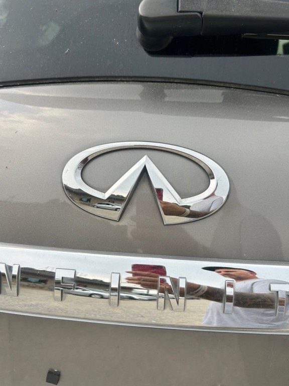 2013 INFINITI QX56 Image 24