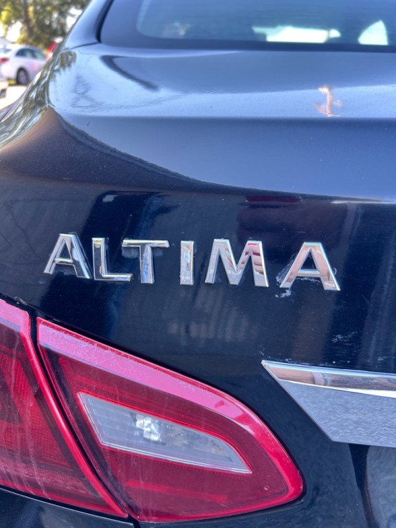 2018 Nissan Altima Image 17