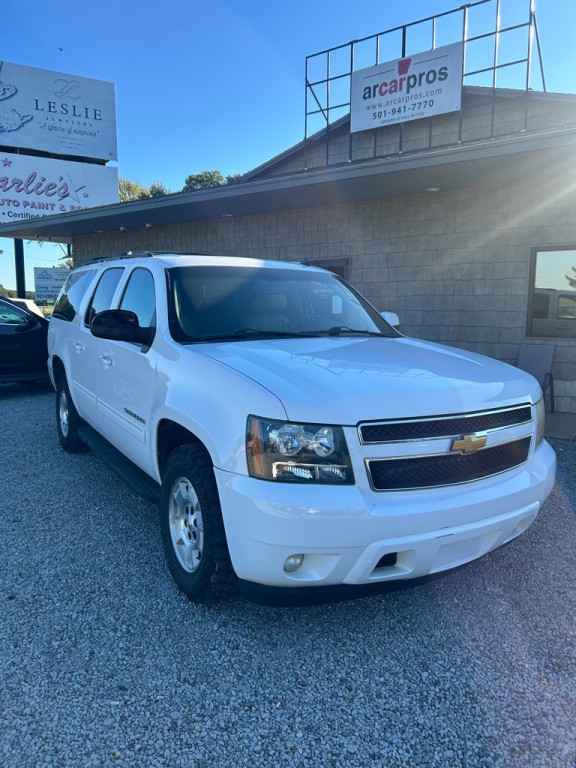 2013 Chevrolet Suburban Image 3