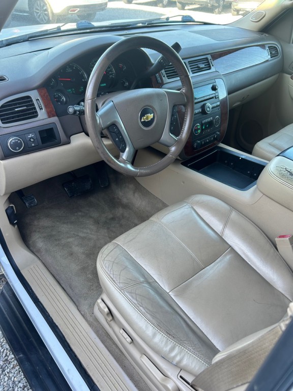 2013 Chevrolet Suburban Image 7
