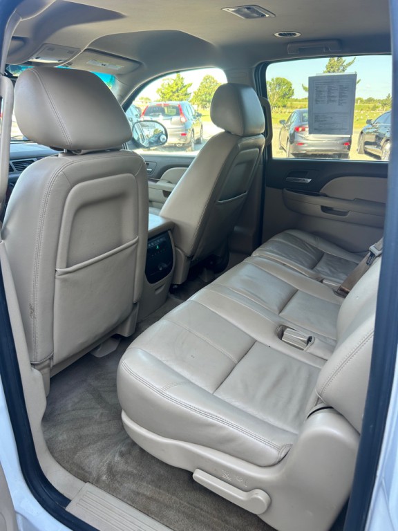 2013 Chevrolet Suburban Image 10