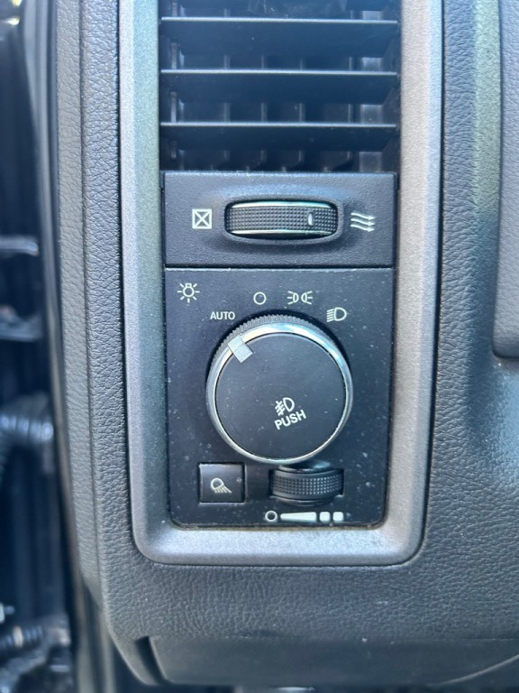 2013 RAM 1500 Image 11
