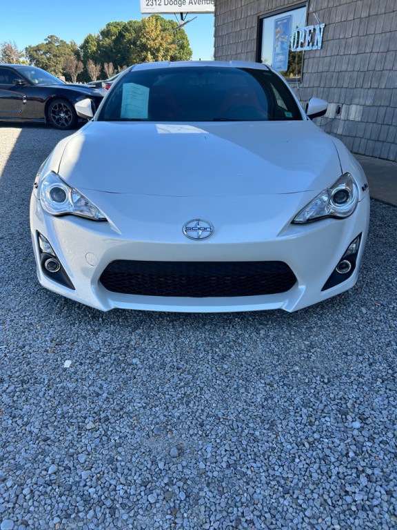 2013 Scion FR-S Image 2
