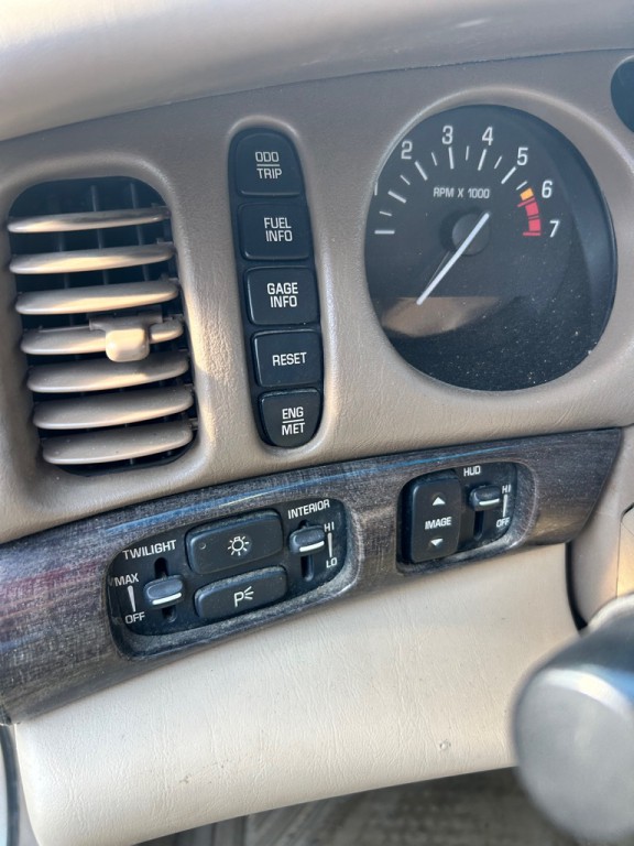 2005 Buick LeSabre Image 9