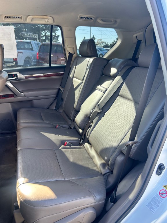 2013 Lexus GX Image 10