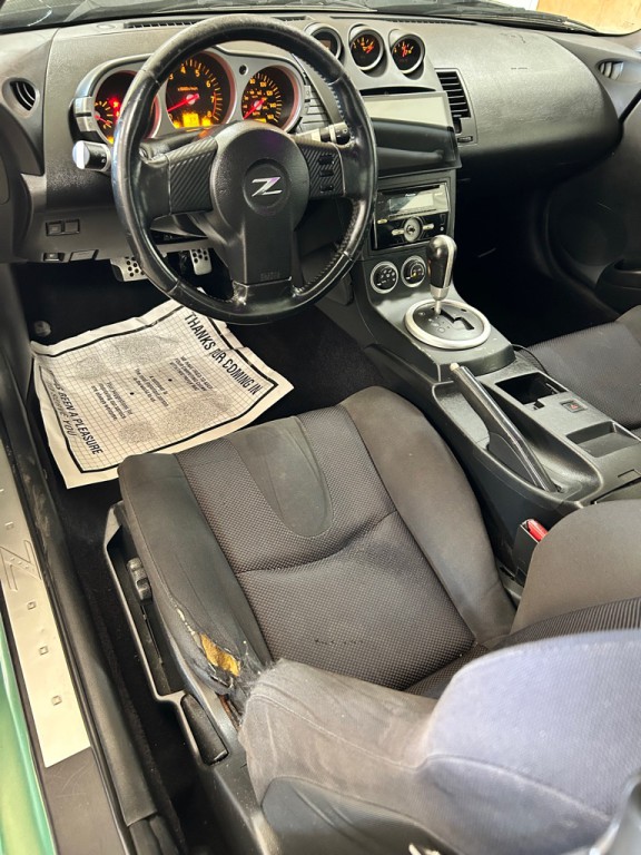 2004 Nissan 350Z Image 8