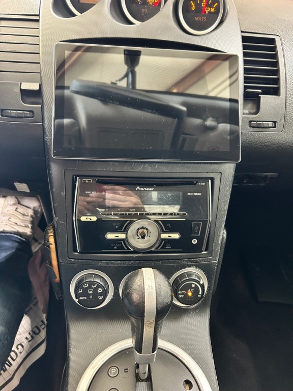 2004 Nissan 350Z Image 11