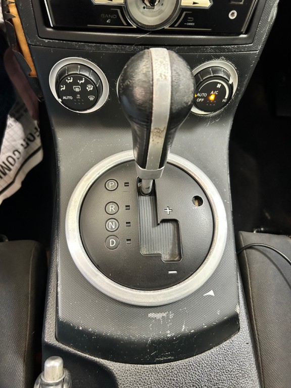 2004 Nissan 350Z Image 12