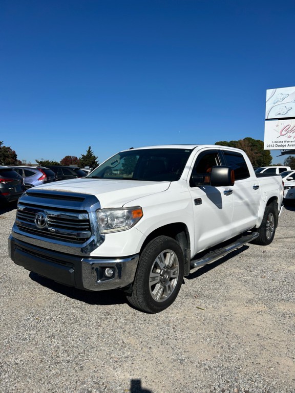 2017 Toyota Tundra Image 1