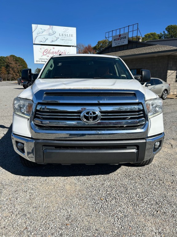 2017 Toyota Tundra Image 2