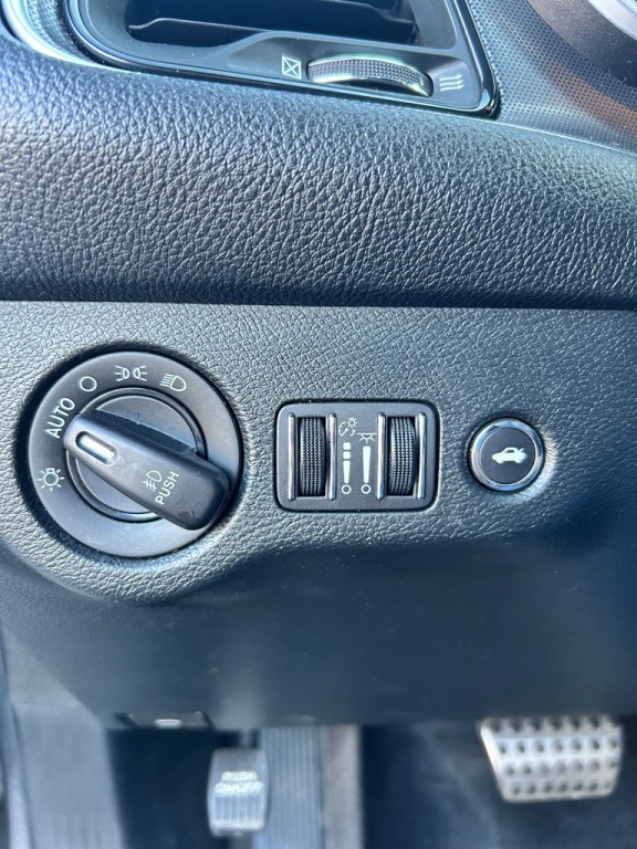 2018 Dodge Challenger Image 11