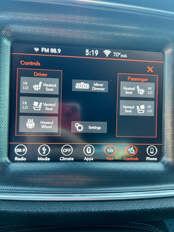 2018 Dodge Challenger Image 19