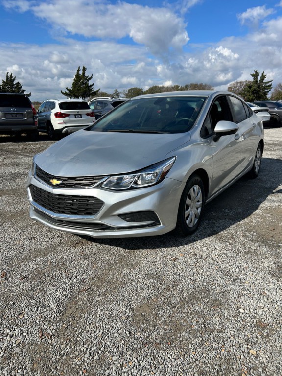 2018 Chevrolet Cruze Image 1