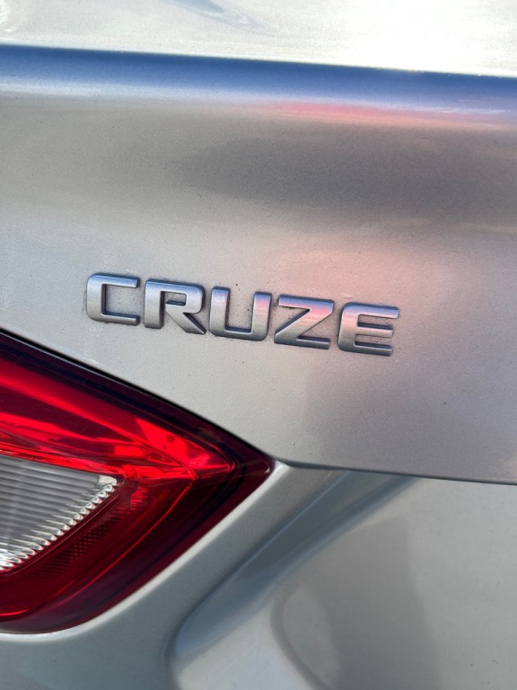 2018 Chevrolet Cruze Image 17