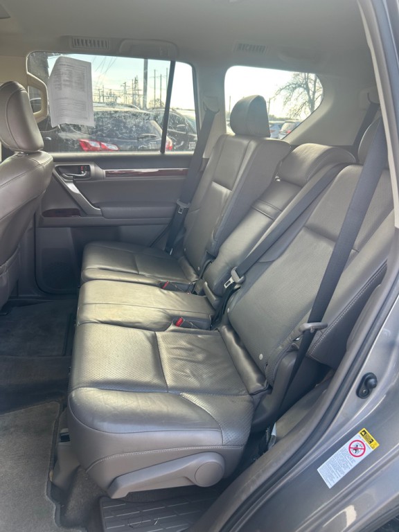 2013 Lexus GX Image 9